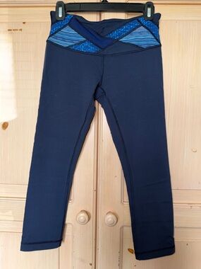 lululemon athletica Navy Blue Capri Jeggings with Patterned Blue Waistband